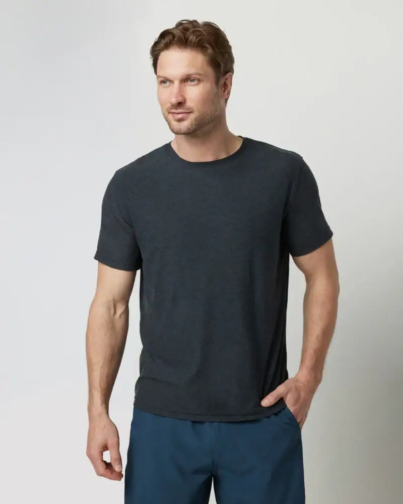 Vuori: strato tee
