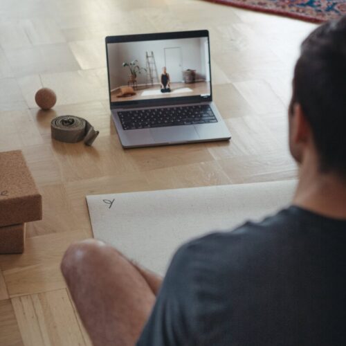 iloveme: ROOTS online loppuvuodeksi