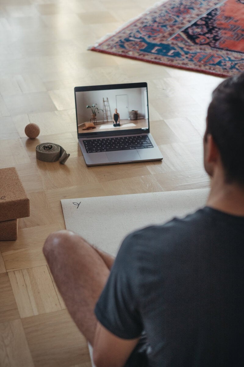 iloveme: ROOTS online loppuvuodeksi